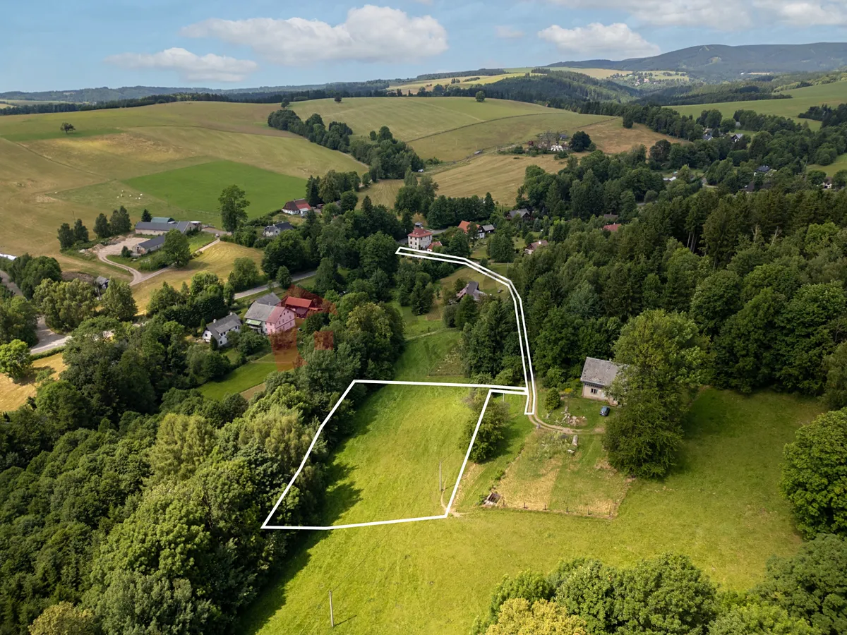 Prodej stavebního pozemku 3285 m²